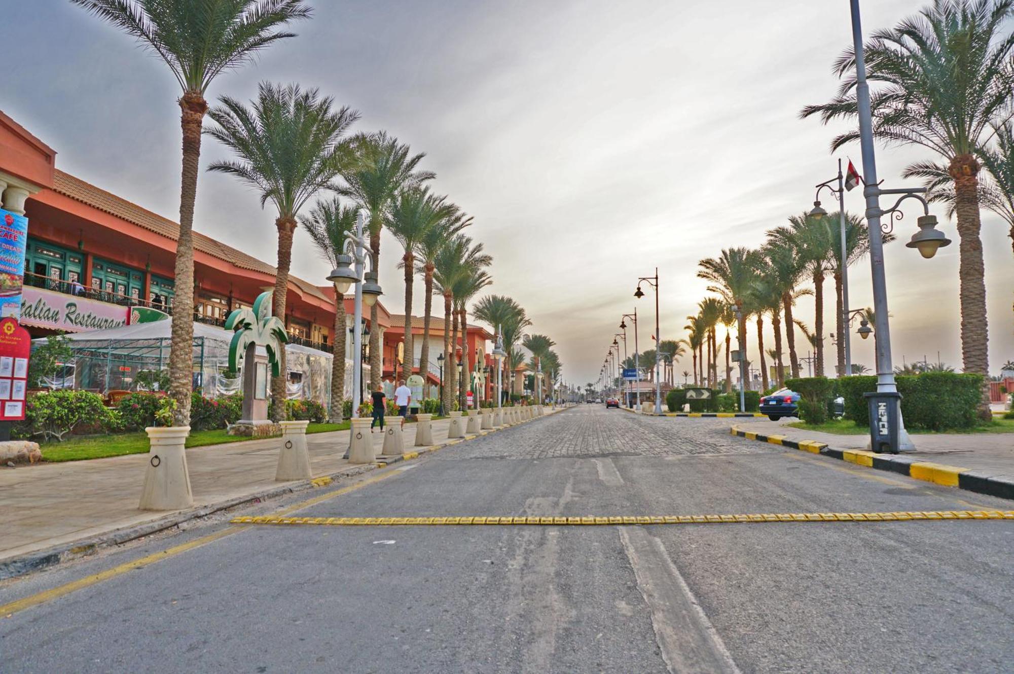 Modern Mountain View On The Touristic Promenade Apartment Hurghada Exterior photo